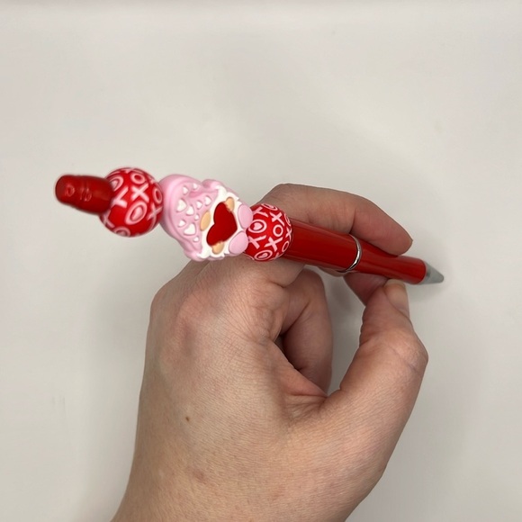 Red and Pink Gnome with Hearts Beaded Pen - Picture 4 of 5